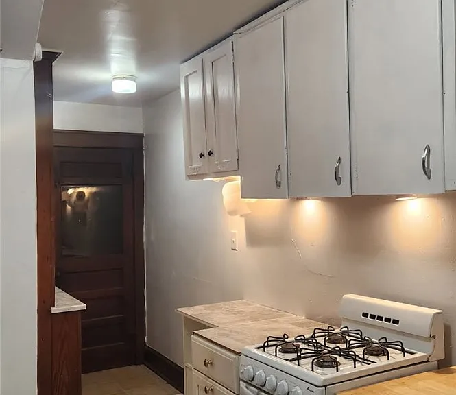 707 Southport St — Photo 10