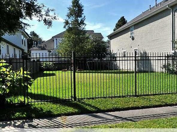 1st image of 906 Germain St