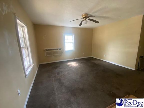 4th image of 805 Commander St