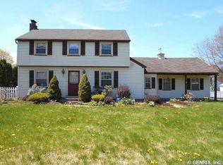 203 Dierdre Dr, Rochester, NY 14617