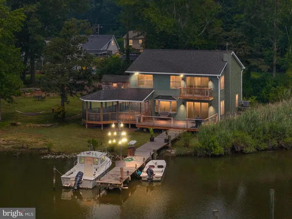 1241 Johnson Dr, Shady Side, MD 20764