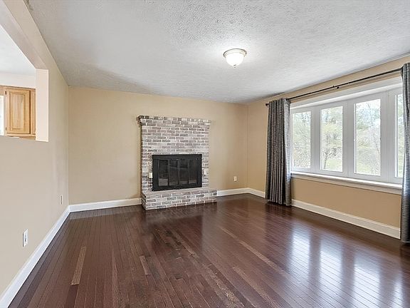 3rd image of 681 Teel Rd