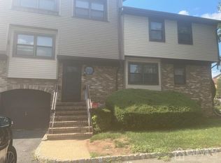 2002 Merrywood Dr, Edison, NJ 08817