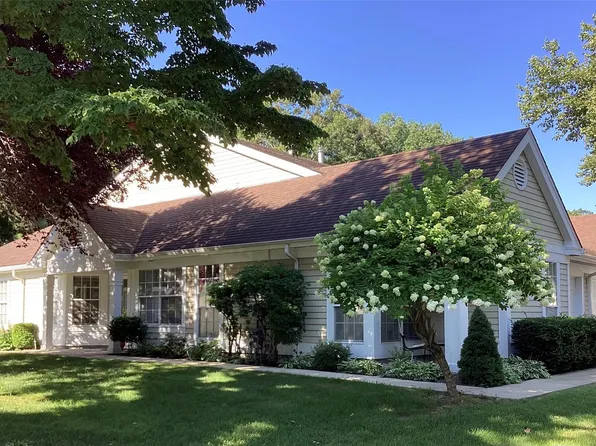 95 Glen Drive, Ridge, NY 11961