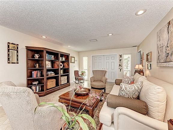 5th image of 6916 W Country Club Dr N