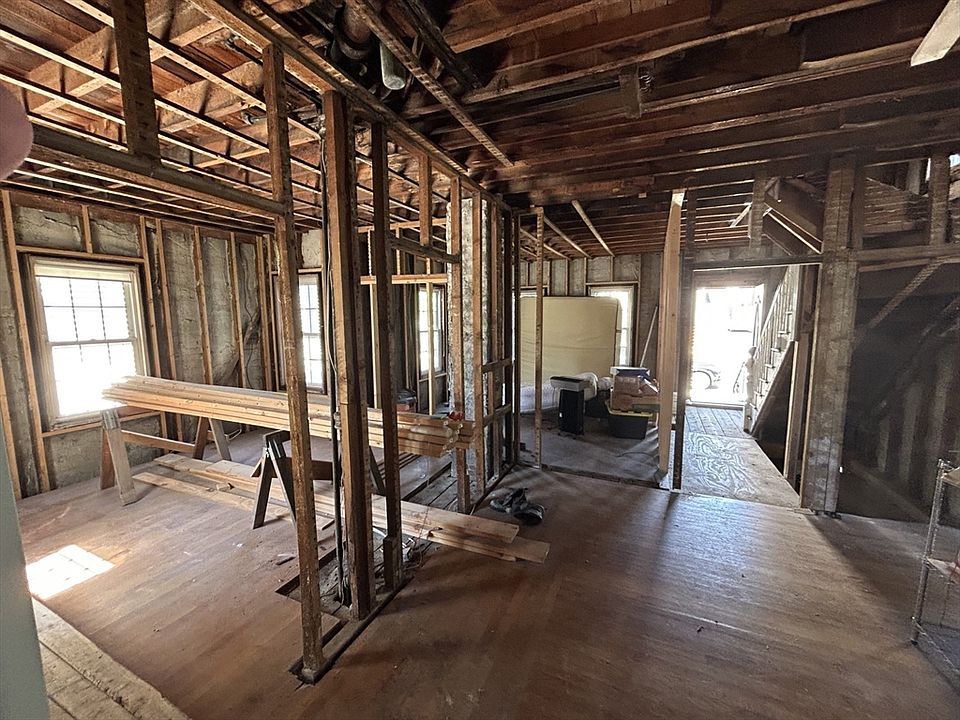 2nd image of 15 Dean St
