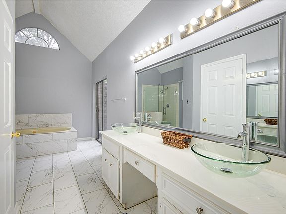 4th image of 10603 Mills Cir