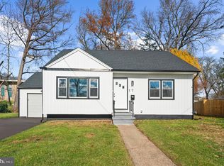 17 Ranchwood Dr, Ewing, NJ 08618