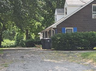 2006 E B St, Belleville, IL 62221