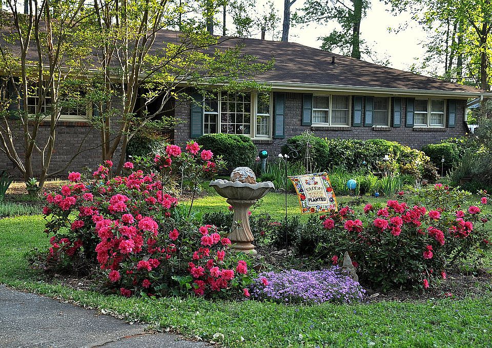 1st image of 577 Donna Dr SW