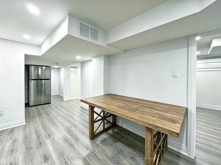 181 Maple Ave #LOWER — Photo 3