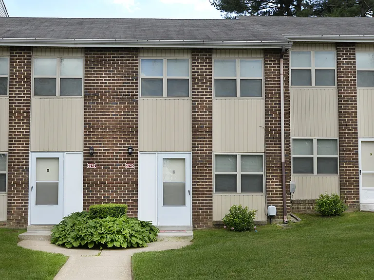 McDonogh Village Apartments & Townhomes — Photo 25