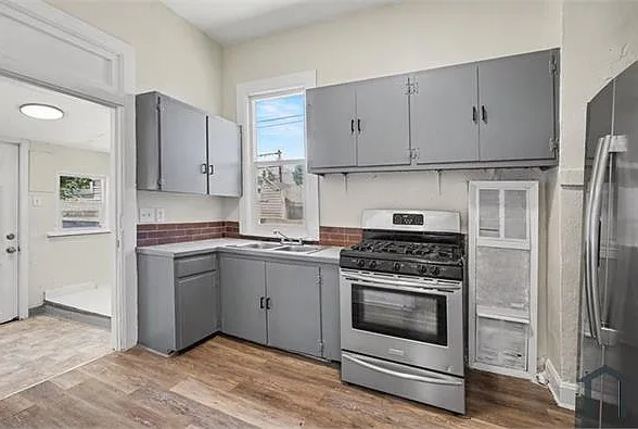 703 Meade St — Photo 1