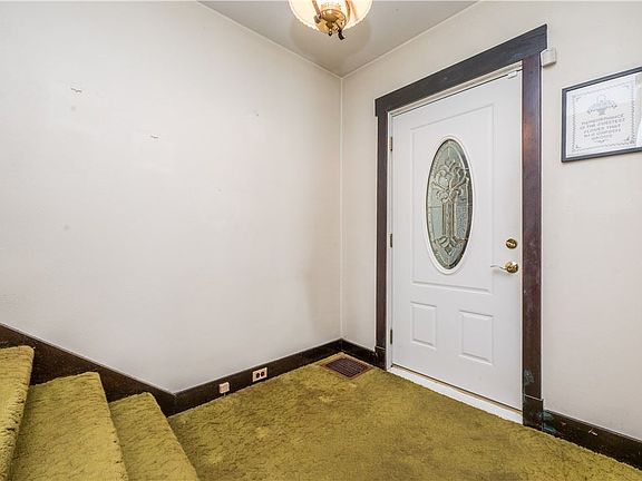 3rd image of 119 Clairtonica St