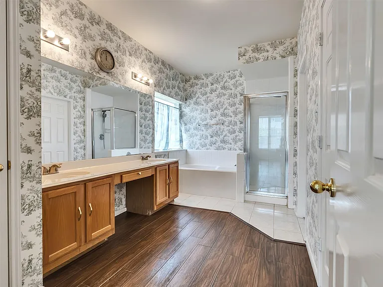 13315 Georgetown Dr — Photo 21