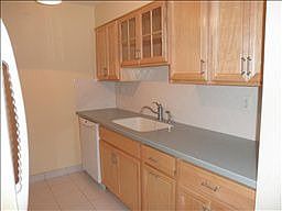 3rd image of 710 Mill St Unit H17