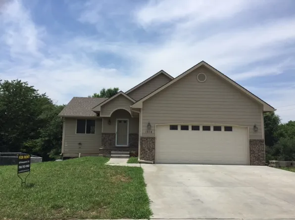 1518 Rivendell St, Junction City, KS 66441