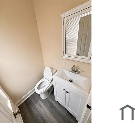 627 E Clementine St — Photo 13