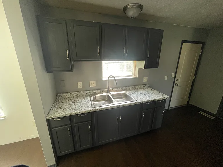 12500 Woodside Ave — Photo 7
