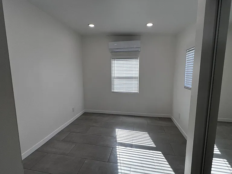 9717 Oak St #B — Photo 5