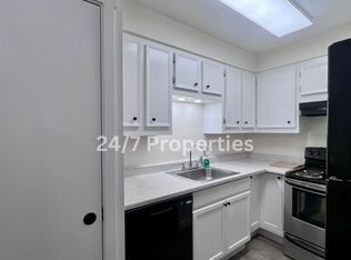 39470 Gary St APT 11, Sandy, OR 97055