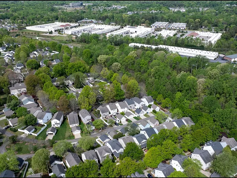 10060 Switchyard Dr — Photo 24