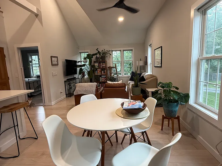 139A E Market St — Photo 2