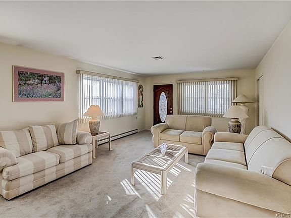 2nd image of 984 Jamaica Blvd