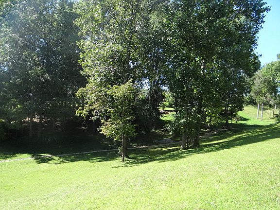 3rd image of 669 Julia Dr