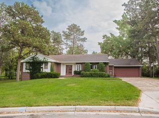 8 Circle Pines St, Morris, MN 56267