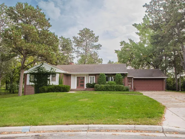 8 Circle Pines St, Morris, MN 56267