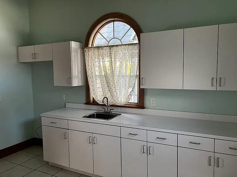 210 SW Atlanta Ave — Photo 11