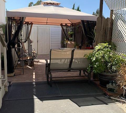 4th image of 1101 Ventura Blvd #213