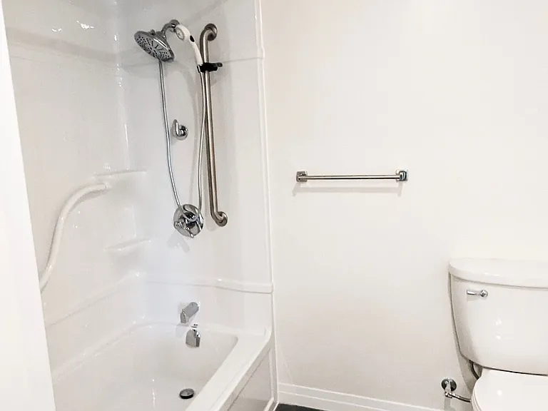 387 King St E #408 — Photo 18