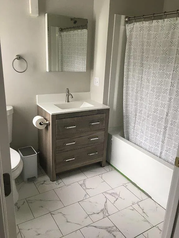 3 bed, 2.5 bath, 2500 sqft, $3,800 — Photo 4