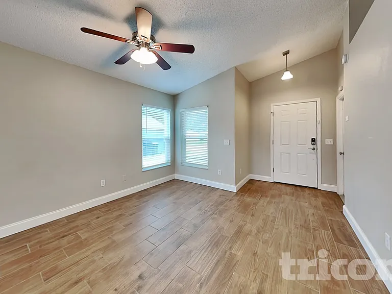 310 Diamond Ridge Blvd — Photo 3