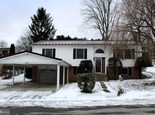 548 Willow St, Pottsville, PA 17901