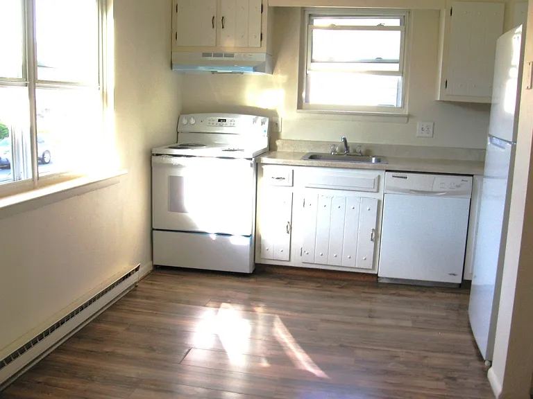 1738 W Cedar St — Photo 3