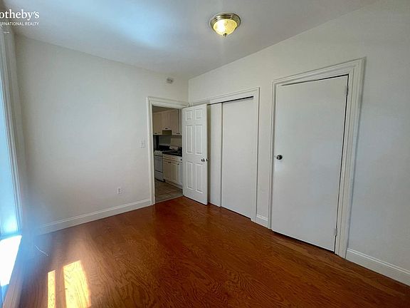 5th image of 2708 Broadway #9
