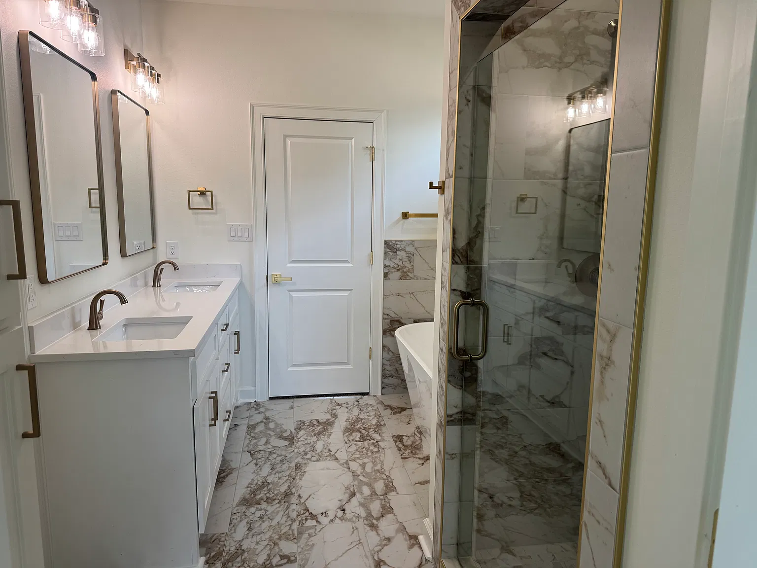 3 bed, 2.5 bath, 2200 sqft, $2,750 — Photo 2
