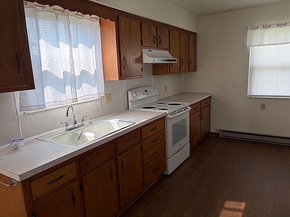 4th image of 28071 Schriber St APT B