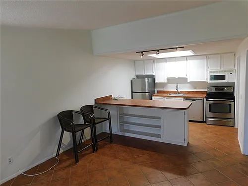 557 7th Pl #557 Photo 1