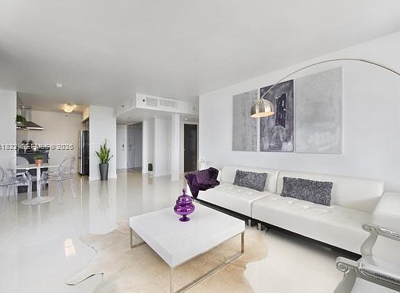 3rd image of 100 Lincoln Rd #1511