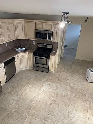1st image of 2109 Victory Blvd #2