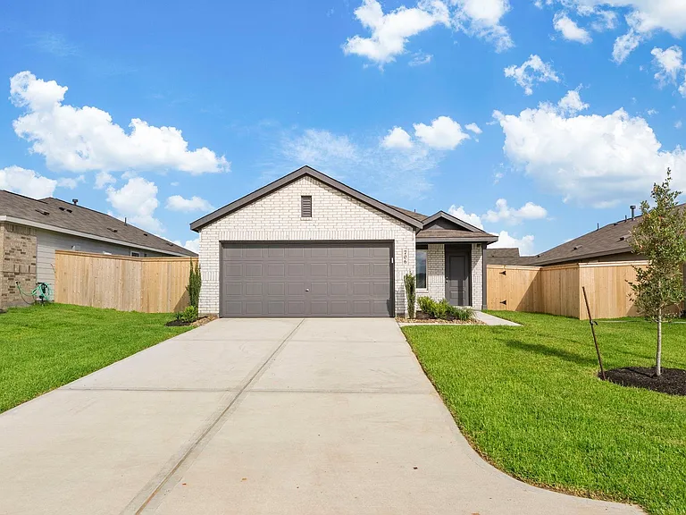 706 Umbrella Tree Dr — Photo 3