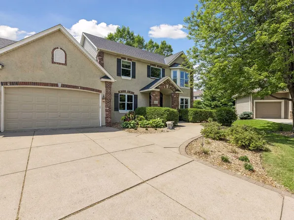 8235 Enclave Cv, Woodbury, MN 55125