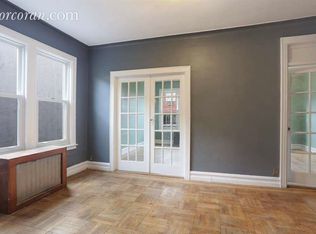 32-64 33rd St #2R, Astoria, NY 11106