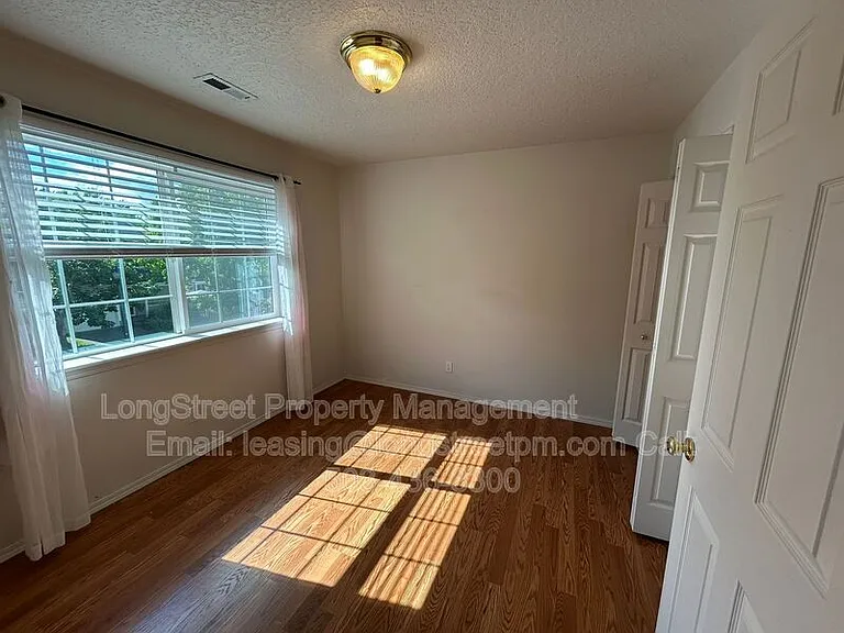 2958 NE 13th Dr — Photo 17