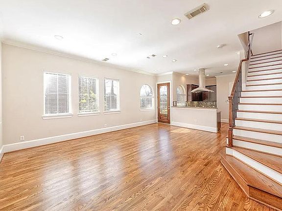 1st floor living room