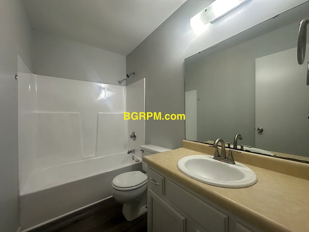 2 bed, 1.5 bath, 1018 sqft, $935 — Photo 4